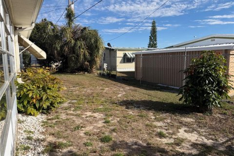 House in Holiday, Florida 2 bedrooms, 110.37 sq.m. № 2395947 - photo 25