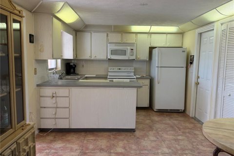 House in Holiday, Florida 2 bedrooms, 110.37 sq.m. № 2395947 - photo 5