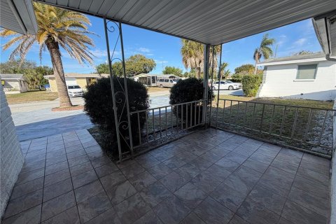 House in Holiday, Florida 2 bedrooms, 110.37 sq.m. № 2395947 - photo 2