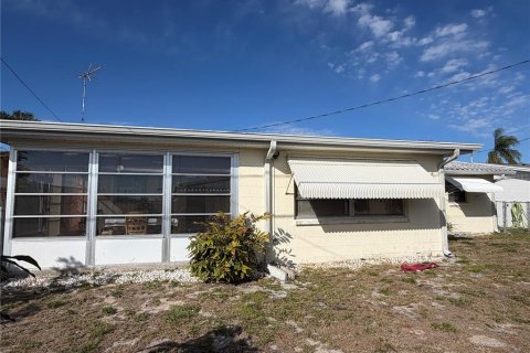 House in Holiday, Florida 2 bedrooms, 110.37 sq.m. № 2395947 - photo 22