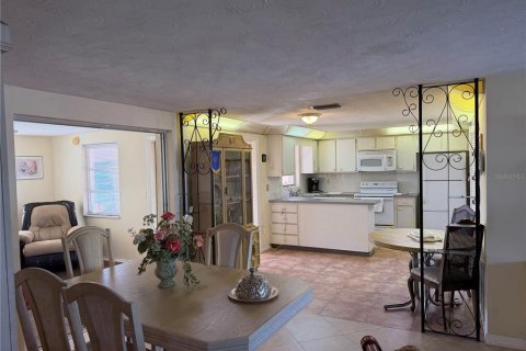 House in Holiday, Florida 2 bedrooms, 110.37 sq.m. № 2395947 - photo 21