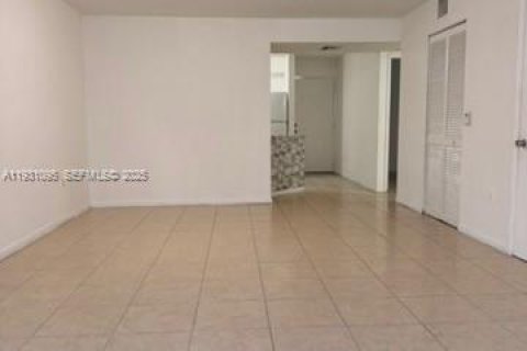 Снять в аренду кондоминиум в Хайалиа, Флорида 2 спальни, 93.27м2, № 1989596 - фото 10