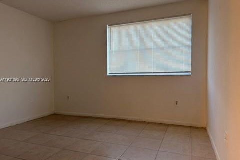 Снять в аренду кондоминиум в Хайалиа, Флорида 2 спальни, 93.27м2, № 1989596 - фото 23