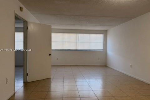 Снять в аренду кондоминиум в Хайалиа, Флорида 2 спальни, 93.27м2, № 1989596 - фото 18