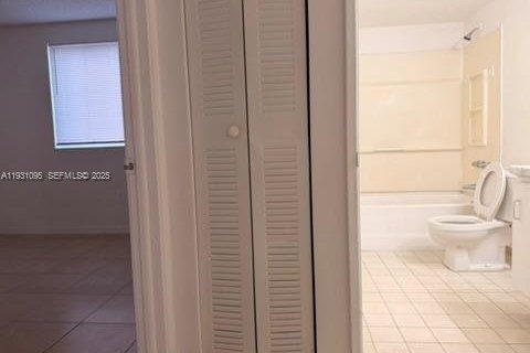 Снять в аренду кондоминиум в Хайалиа, Флорида 2 спальни, 93.27м2, № 1989596 - фото 19