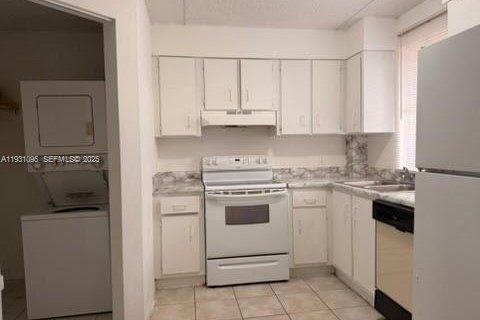 Снять в аренду кондоминиум в Хайалиа, Флорида 2 спальни, 93.27м2, № 1989596 - фото 16