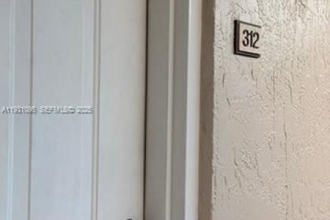 Снять в аренду кондоминиум в Хайалиа, Флорида 2 спальни, 93.27м2, № 1989596 - фото 11