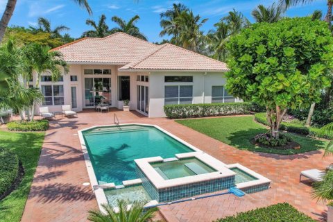 House in Wellington, Florida 5 bedrooms, 369.47 sq.m. № 1061408 - photo 1