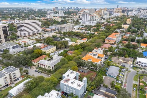 Condo in Coral Gables, Florida, 2 bedrooms  № 2020885 - photo 30