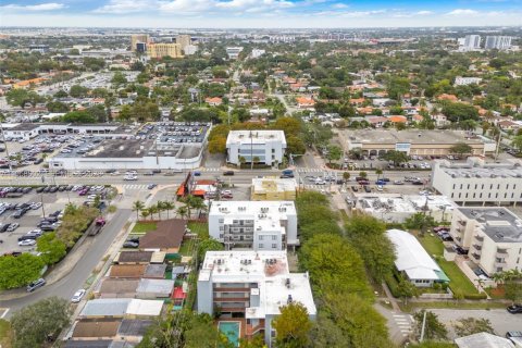 Condo in Coral Gables, Florida, 2 bedrooms  № 2020885 - photo 26