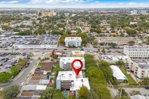 Condo in Coral Gables, Florida, 2 bedrooms  № 2020885 - photo 25
