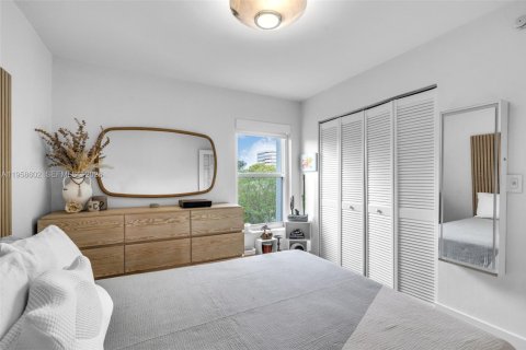 Condo in Coral Gables, Florida, 2 bedrooms  № 2020885 - photo 17