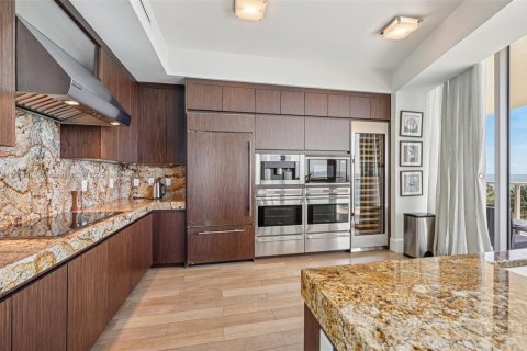 Condominio en venta en Bal Harbour, Florida, 2 dormitorios, 252.79 m2 № 1938678 - foto 14
