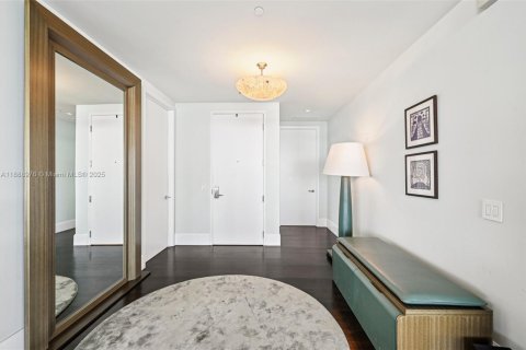 Condominio en venta en Bal Harbour, Florida, 2 dormitorios, 252.79 m2 № 1938678 - foto 7