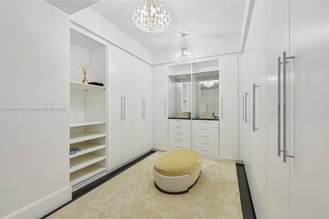 Condominio en venta en Bal Harbour, Florida, 2 dormitorios, 252.79 m2 № 1938678 - foto 23