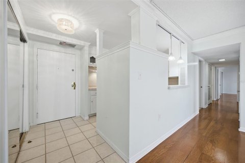 Copropriété à louer à Tampa, Floride: 2 chambres, 122.63 m2 № 2401130 - photo 2