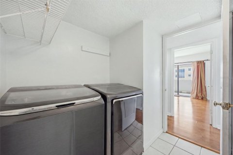 Copropriété à louer à Tampa, Floride: 2 chambres, 122.63 m2 № 2401130 - photo 21