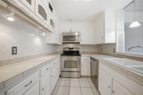 Copropriété à louer à Tampa, Floride: 2 chambres, 122.63 m2 № 2401130 - photo 4