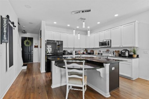 House in Groveland, Florida 4 bedrooms, 278.89 sq.m. № 1905664 - photo 6