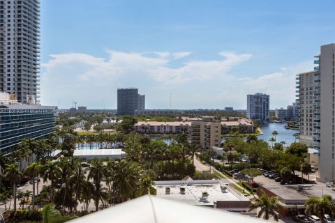Condominio en venta en Hollywood, Florida, 2 dormitorios, 109.25 m2 № 1939912 - foto 22