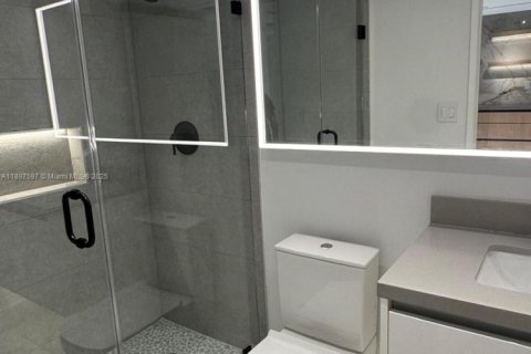 Condo in Miami, Florida, 1 bedroom  № 2039820 - photo 8