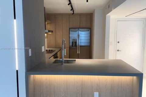 Condo in Miami, Florida, 1 bedroom  № 2039820 - photo 12
