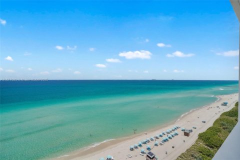 Снять в аренду кондоминиум в Майами-Бич, Флорида 2 спальни, 103.77м2, № 2034526 - фото 28