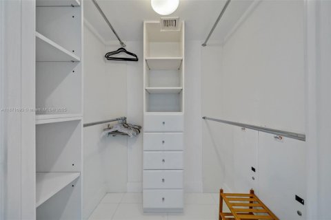 Снять в аренду кондоминиум в Майами-Бич, Флорида 2 спальни, 103.77м2, № 2034526 - фото 21