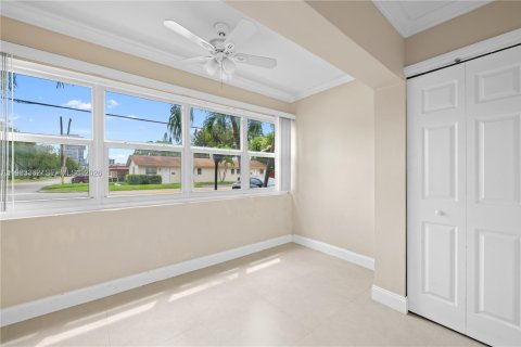 Condo in Hallandale Beach, Florida, 1 bedroom  № 2044874 - photo 14