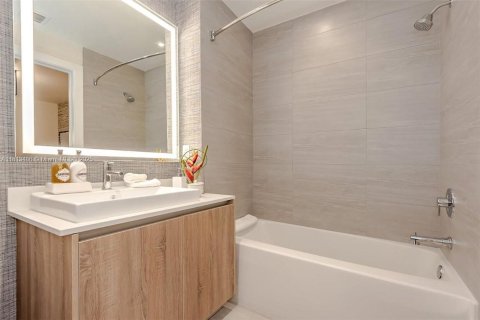 Copropriété à vendre à Aventura, Floride: 1 chambre, 79.43 m2 № 1874409 - photo 2