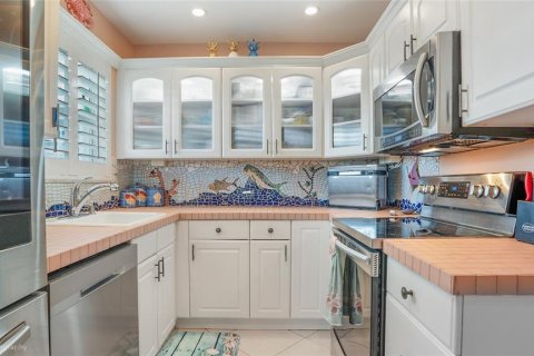 Condo in Fort Lauderdale, Florida, 2 bedrooms № 2103375 - photo 3