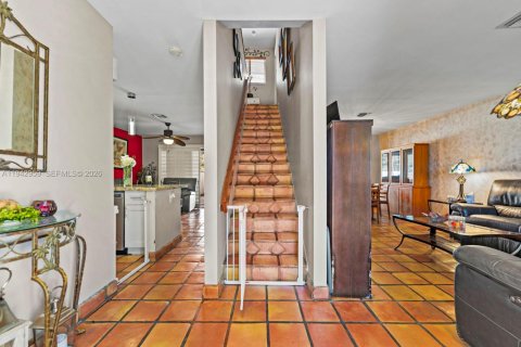 Adosado en venta en Miami, Florida, 3 dormitorios, 143.81 m2 № 2000777 - foto 12