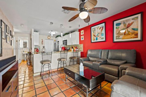 Adosado en venta en Miami, Florida, 3 dormitorios, 143.81 m2 № 2000777 - foto 6