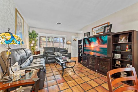 Adosado en venta en Miami, Florida, 3 dormitorios, 143.81 m2 № 2000777 - foto 4