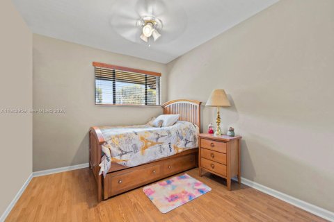 Adosado en venta en Miami, Florida, 3 dormitorios, 143.81 m2 № 2000777 - foto 14