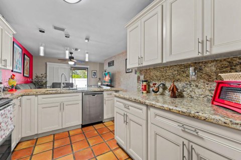 Adosado en venta en Miami, Florida, 3 dormitorios, 143.81 m2 № 2000777 - foto 10