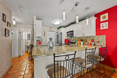 Adosado en venta en Miami, Florida, 3 dormitorios, 143.81 m2 № 2000777 - foto 8