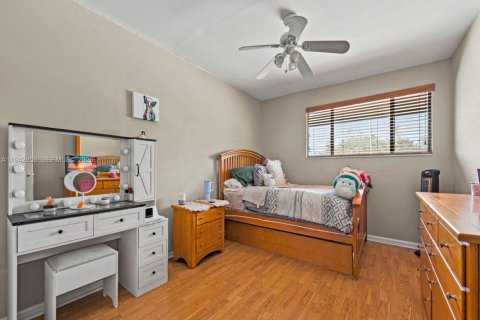 Adosado en venta en Miami, Florida, 3 dormitorios, 143.81 m2 № 2000777 - foto 13