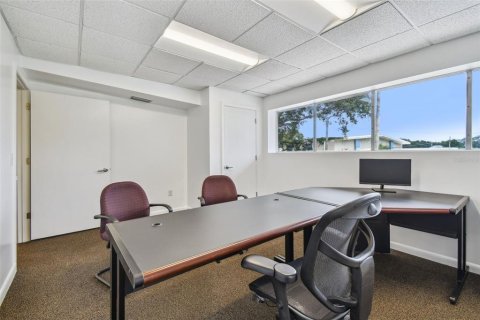 Commercial property in Clearwater, Florida 1018.21 sq.m. № 1650347 - photo 12