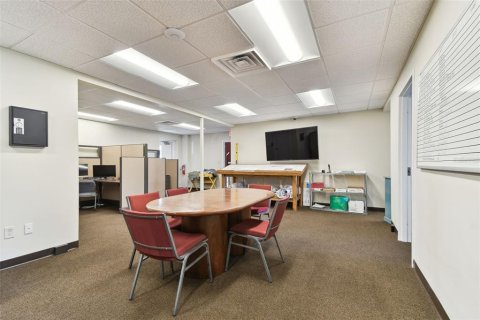 Commercial property in Clearwater, Florida 1018.21 sq.m. № 1650347 - photo 6