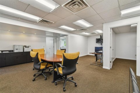 Commercial property in Clearwater, Florida 1018.21 sq.m. № 1650347 - photo 11