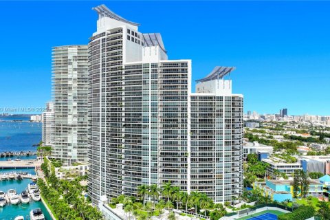 Condo in Miami Beach, Florida, 2 bedrooms  № 1955210 - photo 27