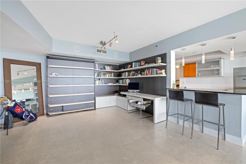 Condo in Miami Beach, Florida, 2 bedrooms  № 1955210 - photo 10