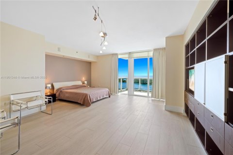 Condo in Miami Beach, Florida, 2 bedrooms  № 1955210 - photo 13
