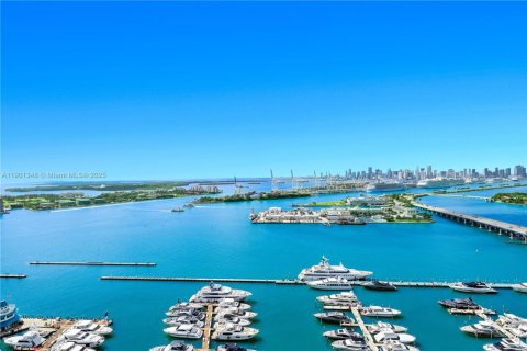 Condo in Miami Beach, Florida, 2 bedrooms  № 1955210 - photo 6