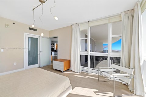 Condo in Miami Beach, Florida, 2 bedrooms  № 1955210 - photo 20