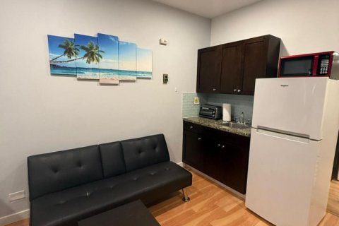 Studio à Condo à Hallandale Beach, Floride № 2082945