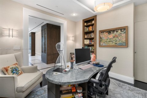 Copropriété à vendre à Miami, Floride: 4 chambres, 503.81 m2 № 2012146 - photo 23