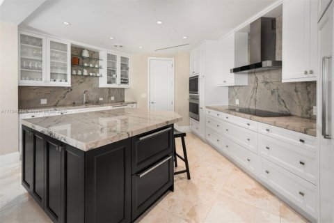 Copropriété à vendre à Miami, Floride: 4 chambres, 503.81 m2 № 2012146 - photo 4