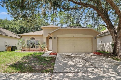 Villa ou maison à Clermont, Floride 4 chambres, 160.54 m2 № 2210909